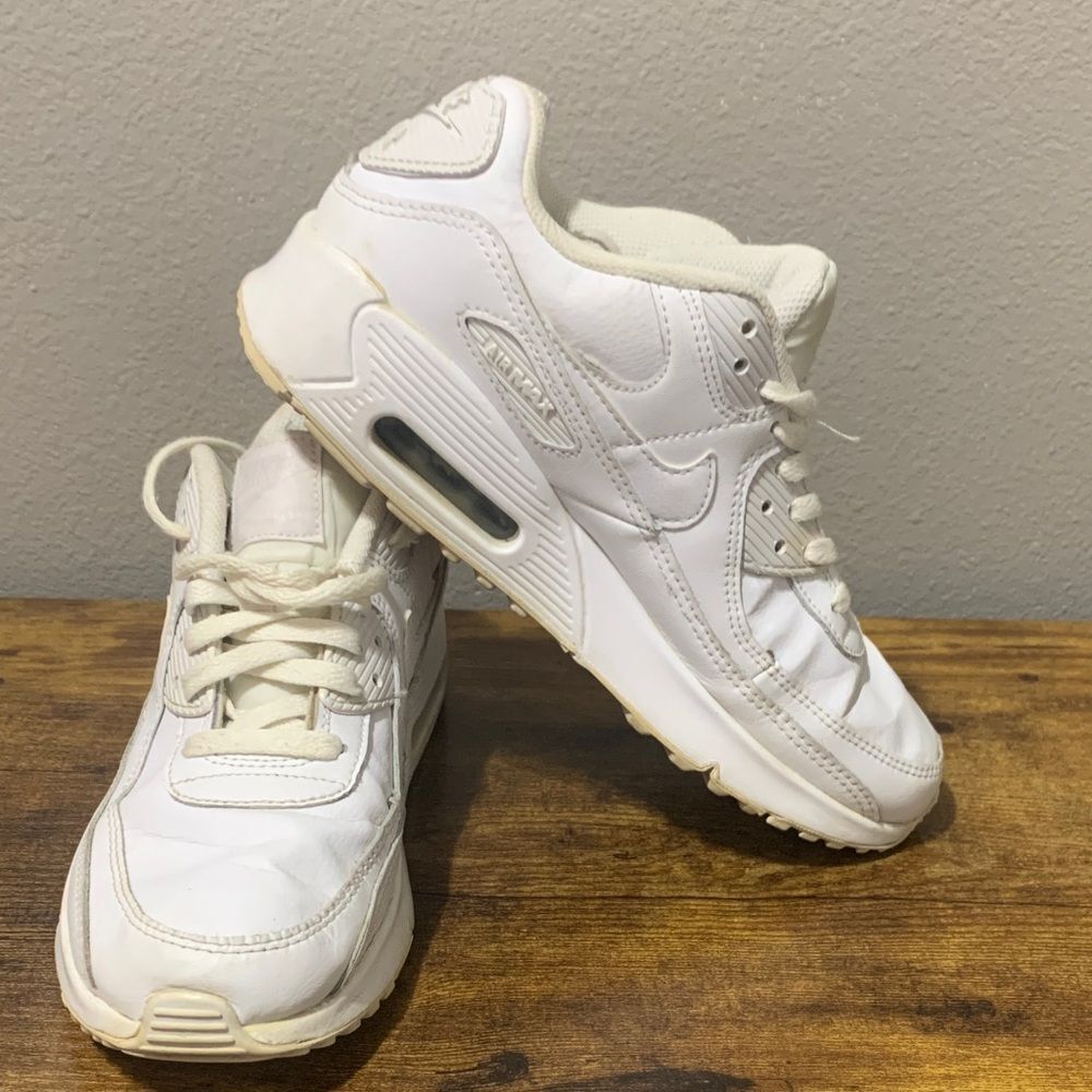 Nike Airmax White Tennis Shoes Size 6.5 Y